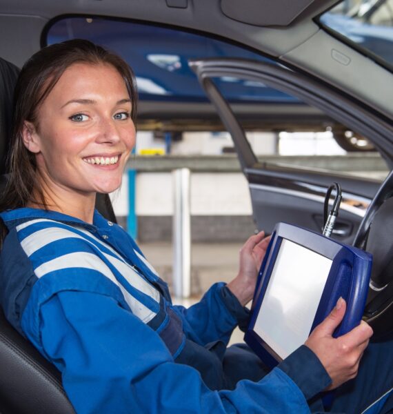 Modernejšie autá sú plné elektroniky. Aj tú tak treba vedieť opraviť