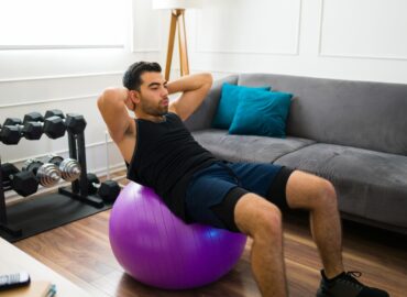 Ako regenerovať po tréningu doma: Tipy pre aktívny oddych